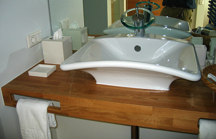 Waschbeckenunterschrank